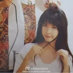 51岁周慧敏凭一张照片上热搜网友疯狂膜拜21岁的我,败了