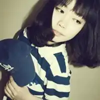 可怜的头像可爱女生素颜