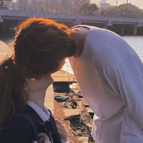 青春情侣头像快点保存起来吧