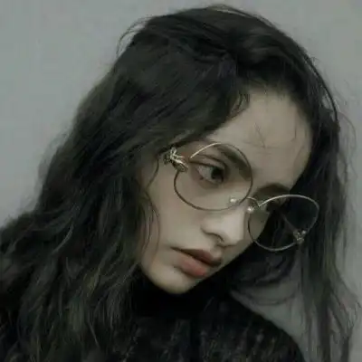 按捺不住对你的喜欢,欧美个性头像女气质

