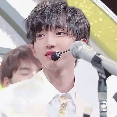 道枝骏佑视频内的图片bv1hy4y1m7sl舞台上的星光