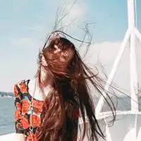 真人头像女生遮脸长腿古