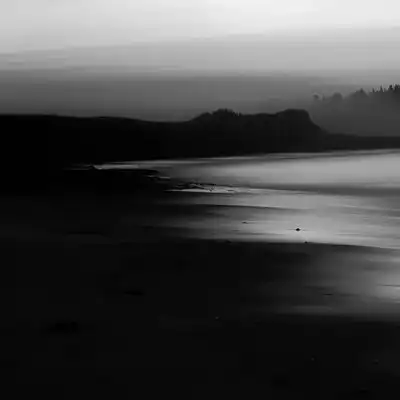 2023最新灰暗的天空风景头像