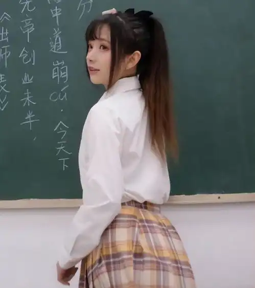 jk制服女生头像锁骨美女