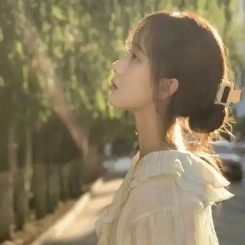 混天黑地,女生头像