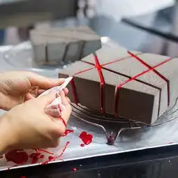 建筑系美女学霸做蛋糕红遍ins,她那些高级感的作品,你可以自己做了