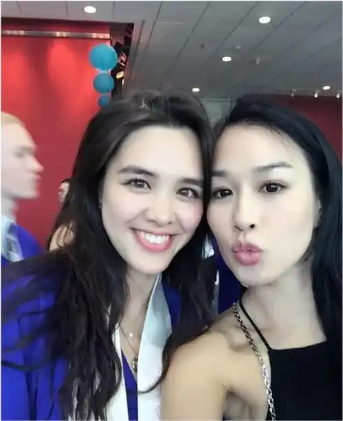 钟丽缇女儿疑失恋跪地掩面痛哭情绪低落,数月未晒男友秀恩爱