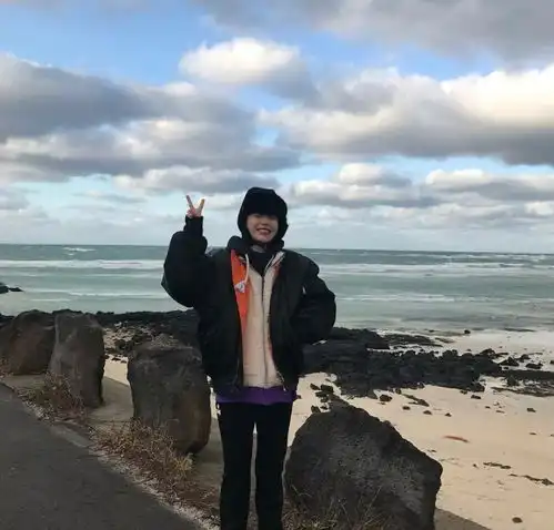 iu李知恩剪刀手头像