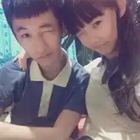 穿校服学生情侣头像