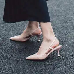 仙气的小高跟单鞋,尖头细高跟设计,做清新小仙女