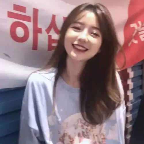 甜酷头像男孩子你今天吃菠萝了么