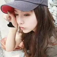 幽默笑话有一位打铁匠带了一个徒弟,他每教一个手艺