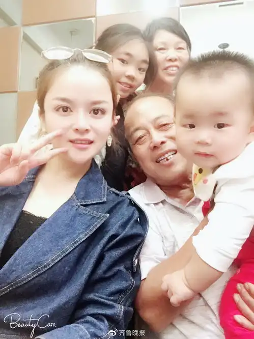 养父母支持全网寻亲美女老板被弃33年后找回亲生父母