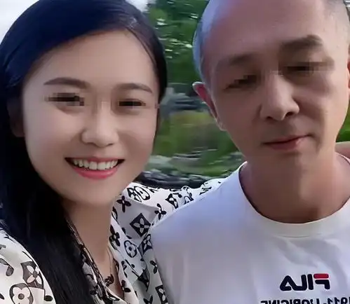 55岁大叔相亲33岁美女,美女主动提出试婚,试婚那晚他却汗流浃背