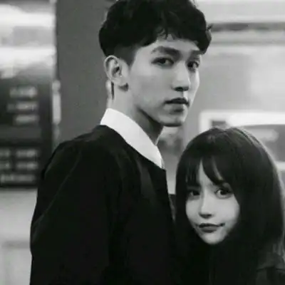 情侣头像黑白高清不带字真人头像黑白一人一张