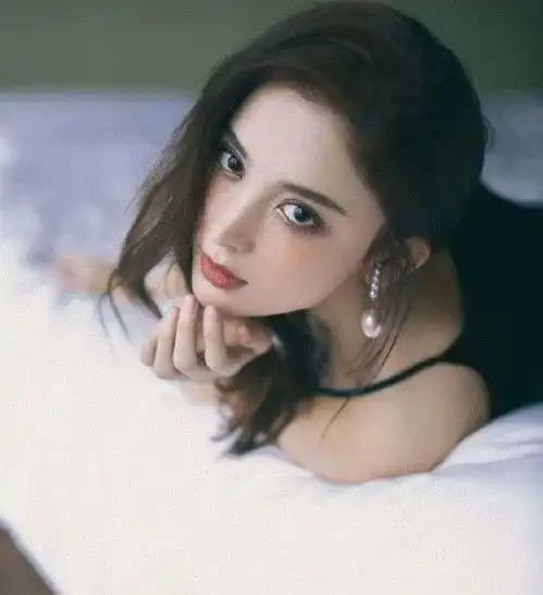 迪丽热巴的脸,怎么变成这样的