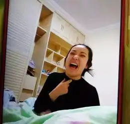 哈哈不论你是高的矮的胖的瘦的,爸妈都能给你拍成丑的