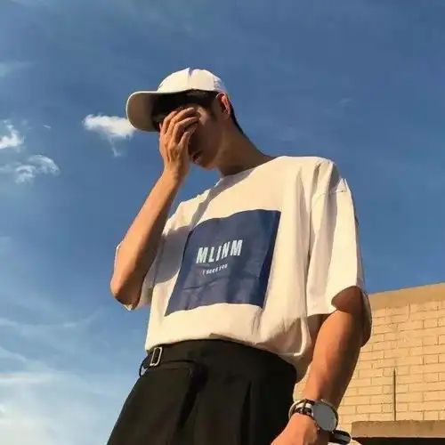 男生正脸头像高清