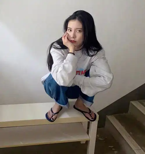 宋妍霏带火了一款颓废美甲,很难看,却是分手女孩必备