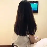 头像女背影霸气带字乌克
