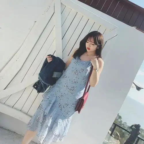 百变女王的美搭吊带连衣裙,提升气质必备美物,时髦不过时