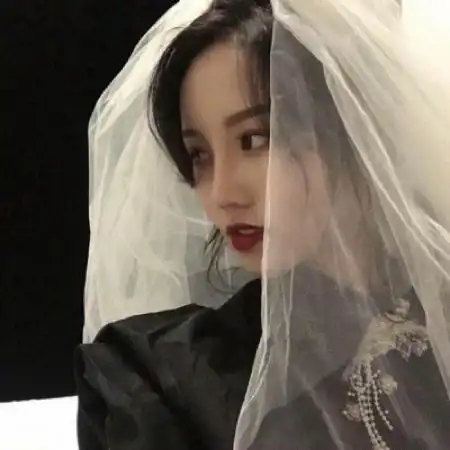 文艺范的女生头像,看起来又有点霸气的