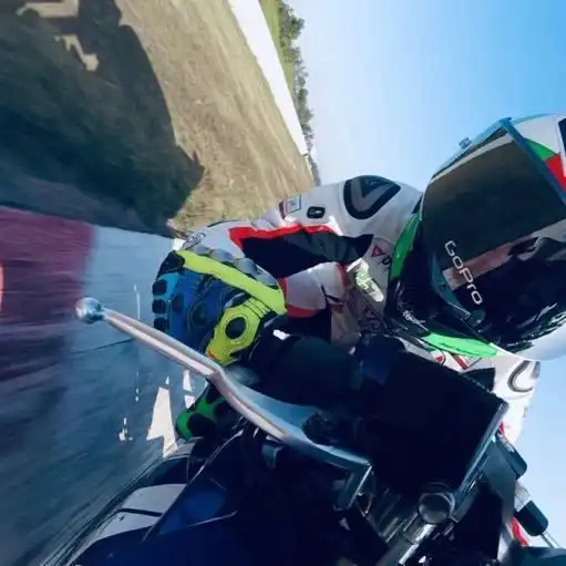 甜甜酷酷的机车风头像