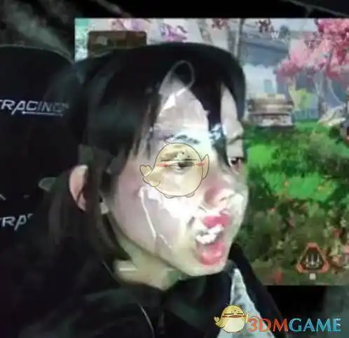 奇葩美女主播玩家游戏输了自罚透明胶带缠脸引热议