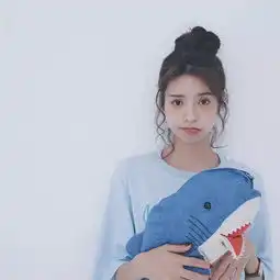 脸上婴儿肥退化,为什么热巴显老而倪妮状态超好