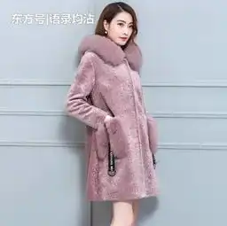 皮肤暗黄的女人,大衣大衣就买这些款显白美嫩提肤色,超减龄