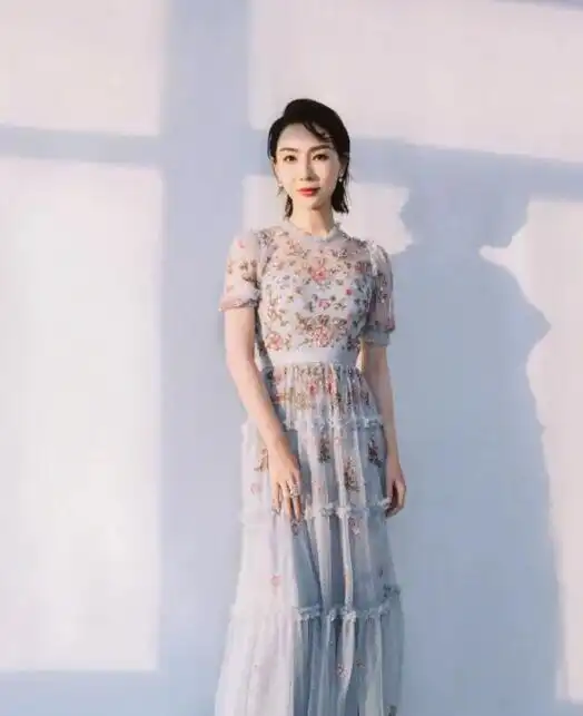 国剧盛典女星p图前后,戚薇张钧甯脸崩走梦幻路线,董洁颜值回春