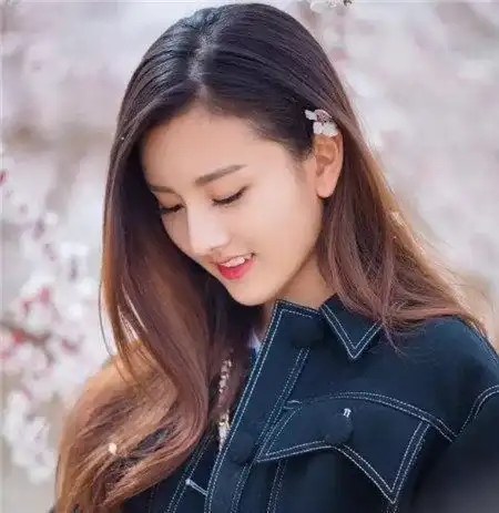 宋祖儿不仅补作业还记得催吴磊交作业,反应对比才知道谁是真学霸