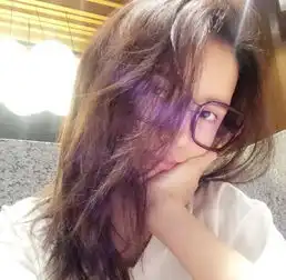 王思聪被追问恋情不回应烟瘾重一路抽