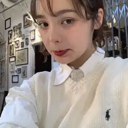 告别暗黑系,粉嫩草莓妆染白眼睫毛,太阳奈还能玩出什么花样