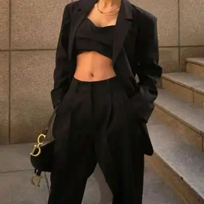 守月仙黑色系女生部位古老的夜晚和遥远的音乐是永恒的