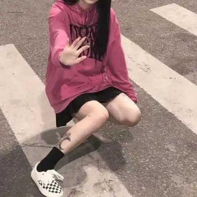 女生头像露身材真实一点脚踝