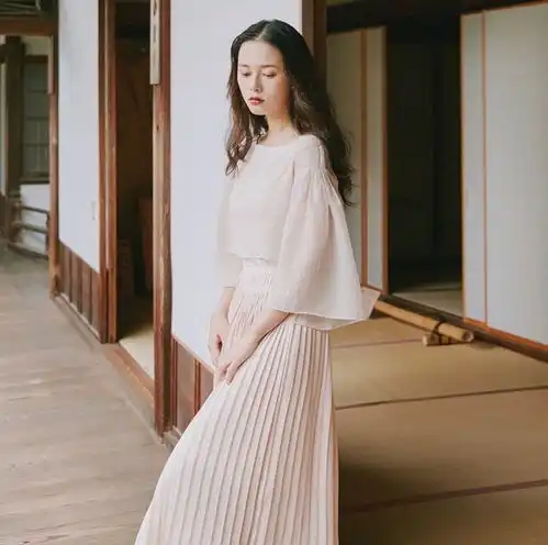 秋季小清新穿搭也动人,小小细节决定大气质