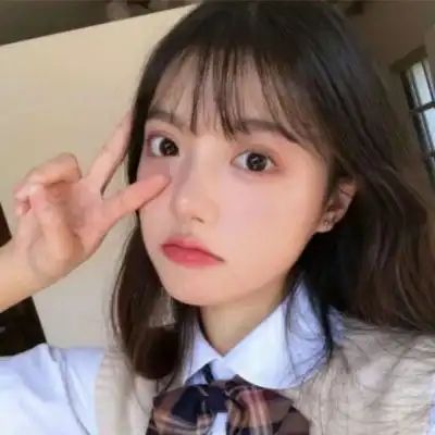 超可爱女生头像真人嘟嘴