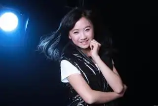 17岁女生真人照片集