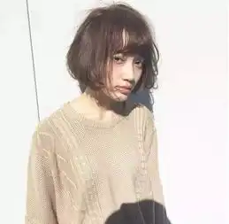娘气短发女生搭配,短发也可性感可爱有女人味