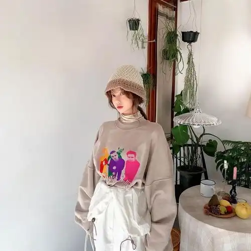 秋季流行穿潮不穿简,掌握这三个秘诀,普通女生也能气质卓越