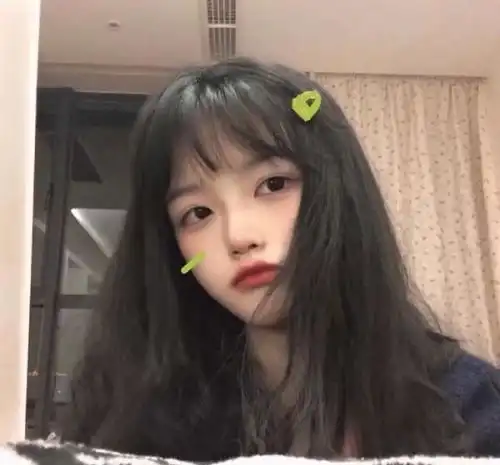 男孩子超喜欢的50张招桃花的温柔女头
