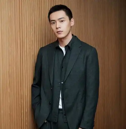 撒野双男主真人版来袭,选用高颜值新人演员,特邀沈月来客串