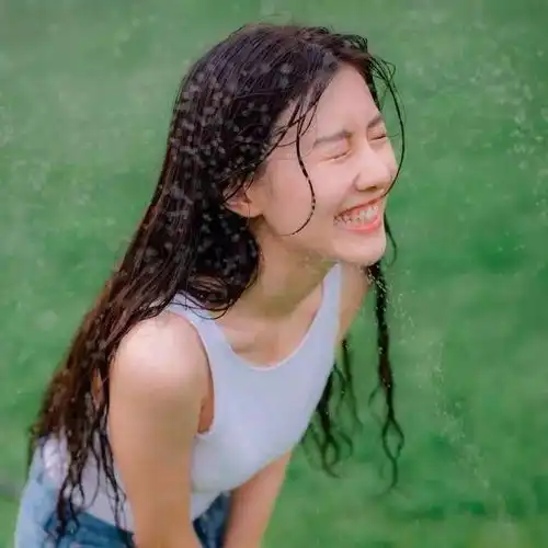 十八女生漂亮头像唐宝云