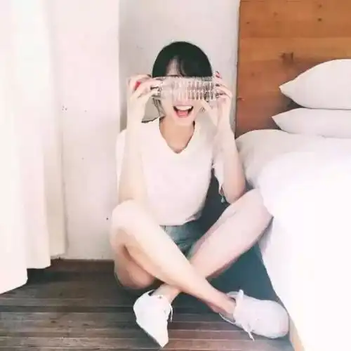 什么样的女人容易让人一见钟情我pick第一个,看到心都酥了