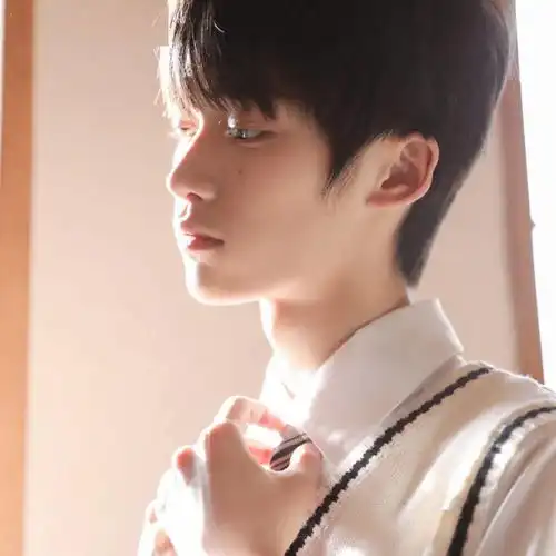 男生头像那些花了好久才想明白的事,总是会被偶尔的情绪失控全部推翻