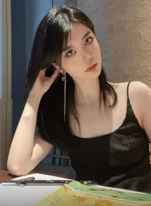 象棋特级大师王天一接受调查,北大毕业,女友漂亮大方,热衷公益