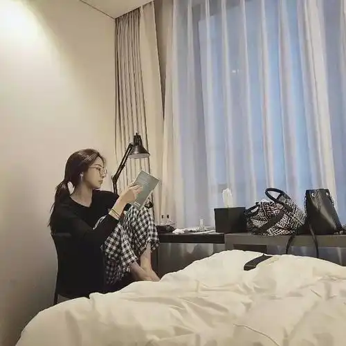 13岁头像女生一个人多张