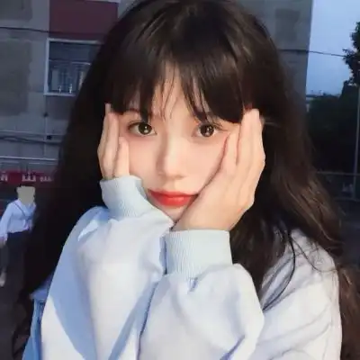 青春感满满的女生头像真人
