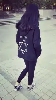 适合男生用的女生头像单调好看